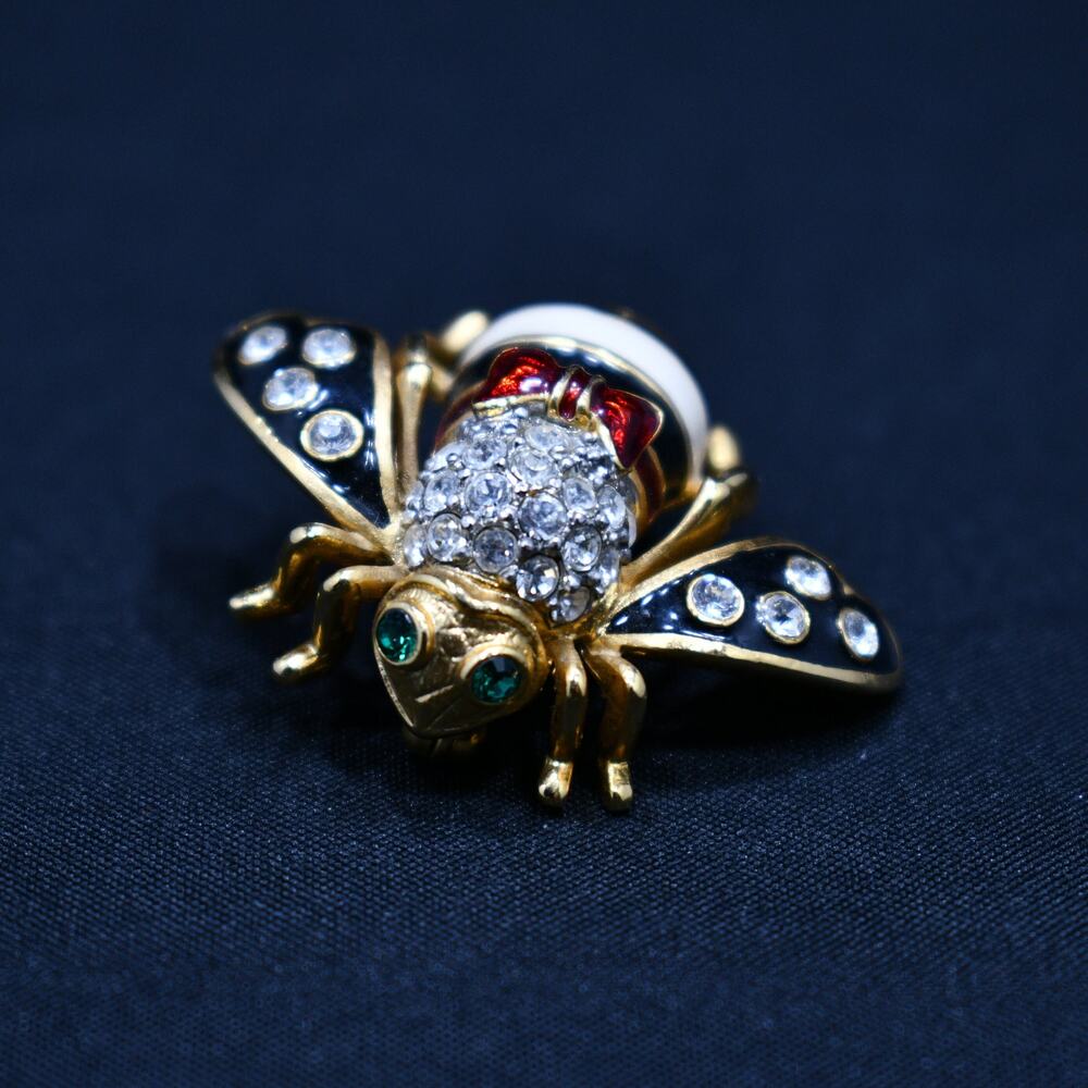 Vintage Joan Rivers Bee Brooch Rhinestone Enamel Gold Tone 1990s - Picture 10 of 10